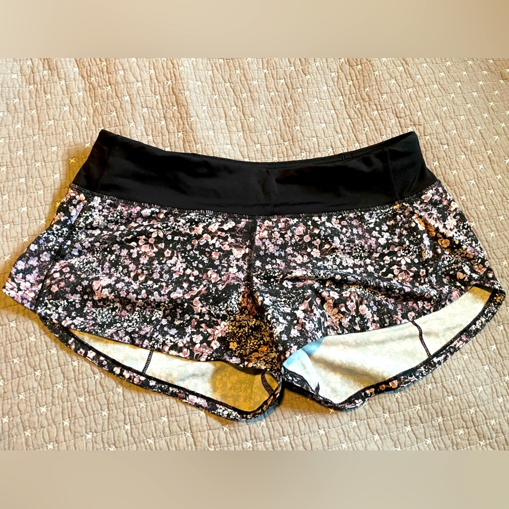 Lululemon Speed Up Low-Rise 2.5” Shorts Sz. 6
